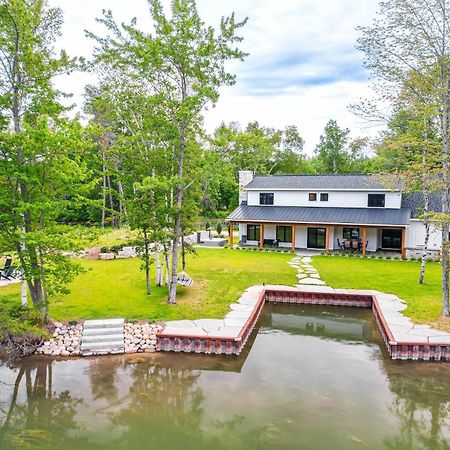 Cottage On Crooked River With Dock And Slip! Alanson Buitenkant foto